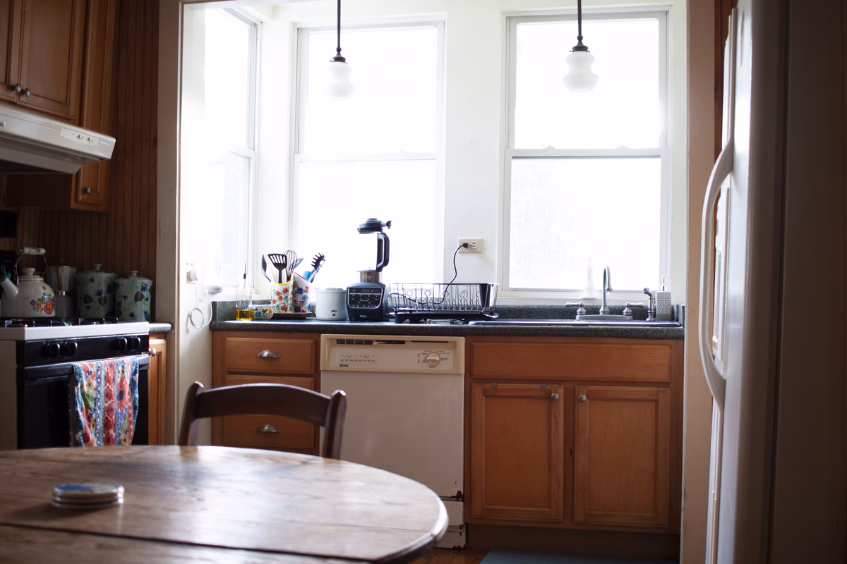 Current kitchen and dining area in a real Ravenswood SILK Homes property