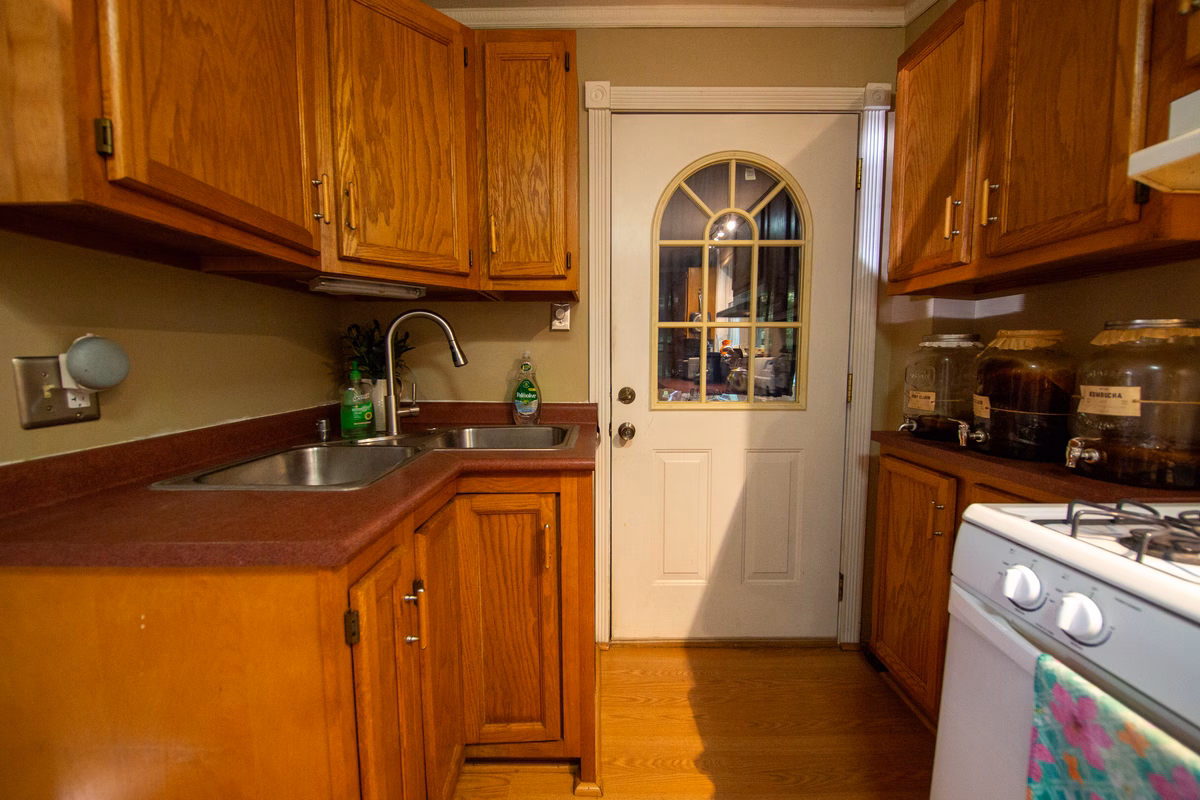 Current kitchen detail from a real Marietta SILK Homes property