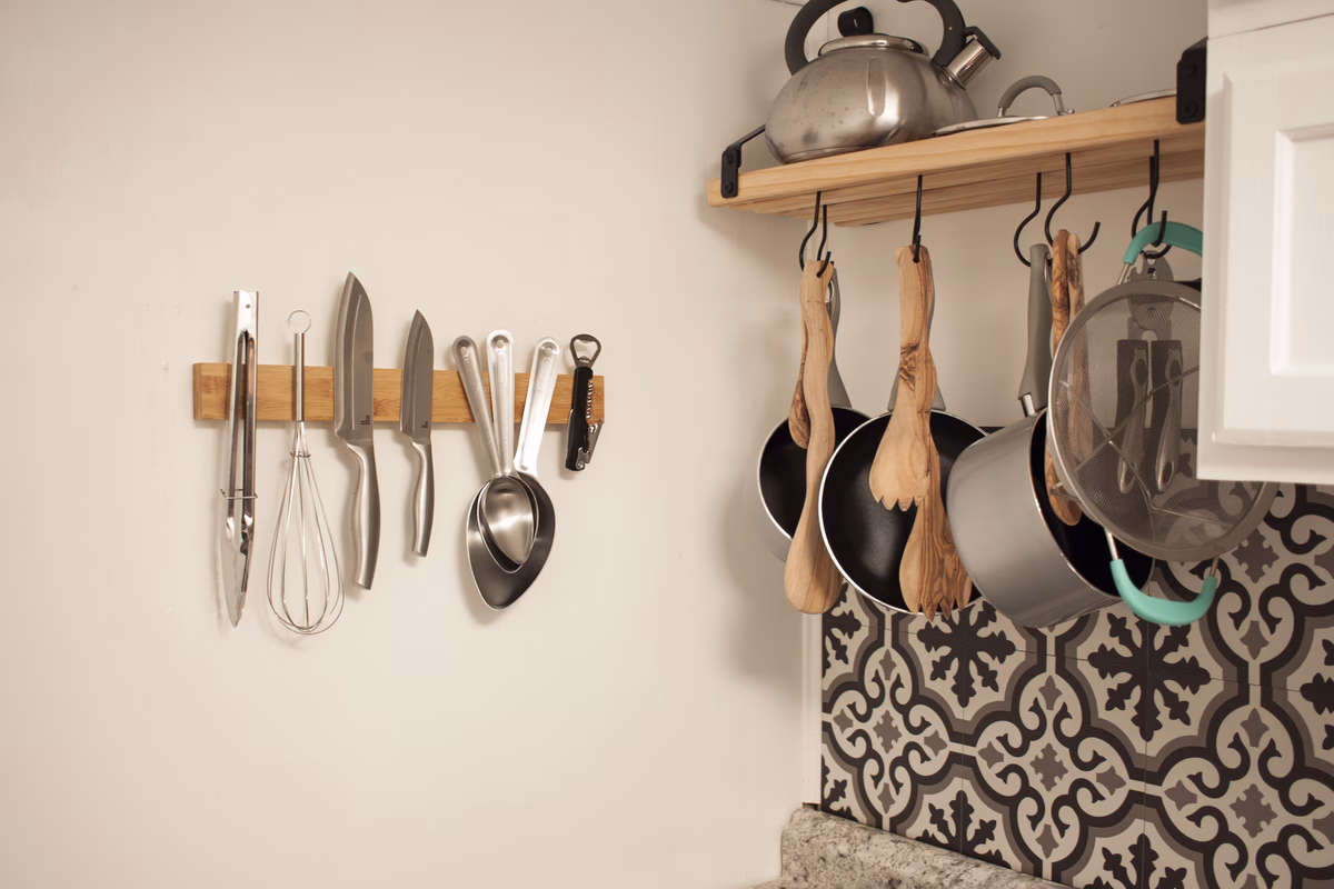 Kitchen tools and useful details in a real SILK Homes property